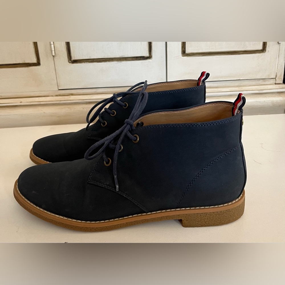 Tommy Hilfiger TW Benay Women's Chukka Navy Blue Lace Up Prep Ankle Boots 8.5